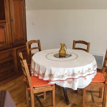 One-bedroom In St Pierre De Curtille Conjux