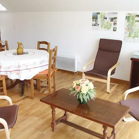 One-bedroom In St Pierre De Curtille Appartement *
